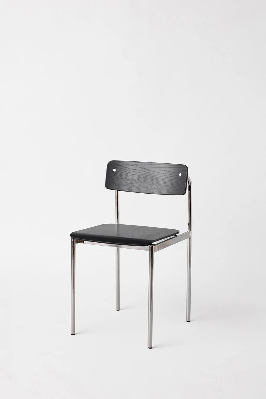 MOEBE Offset Chair เก้าอี้โครงเหล็กดีไซน์มินิมอล ที่นั่งไม้โอ๊ค จากแบรนด์ MOEBE