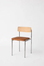 MOEBE Offset Chair เก้าอี้โครงเหล็กดีไซน์มินิมอล ที่นั่งไม้โอ๊ค จากแบรนด์ MOEBE