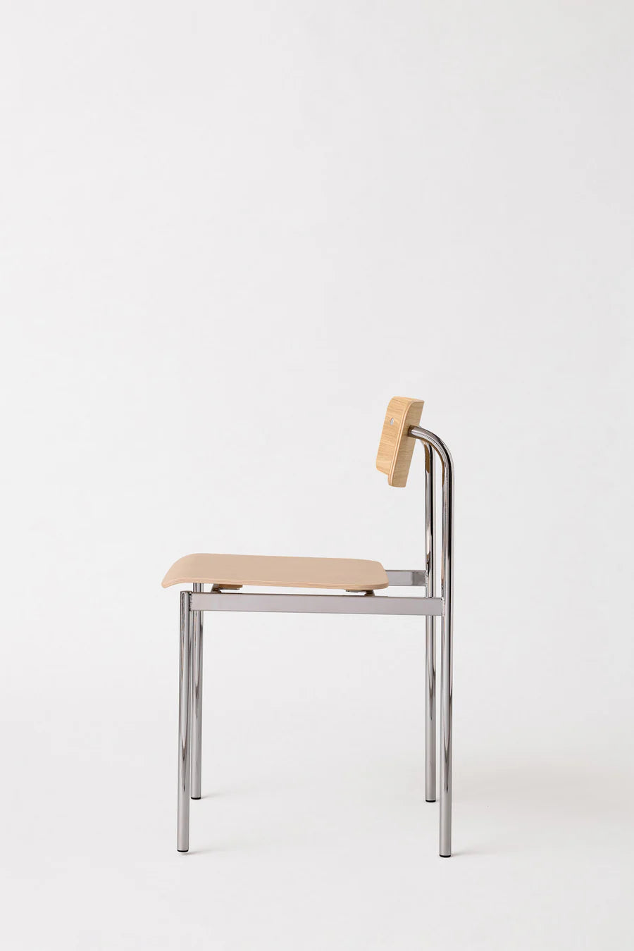 MOEBE Offset Chair เก้าอี้โครงเหล็กดีไซน์มินิมอล ที่นั่งไม้โอ๊ค จากแบรนด์ MOEBE