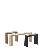 Mule Bench ม้านั่งไม้ที่ใช้ชิ้น solid wood สองด้านรองรับที่นั่งตรงกลาง มีให้เลือกสองขนาดและห้า finish ออกแบบโดย Alessandro Stabile