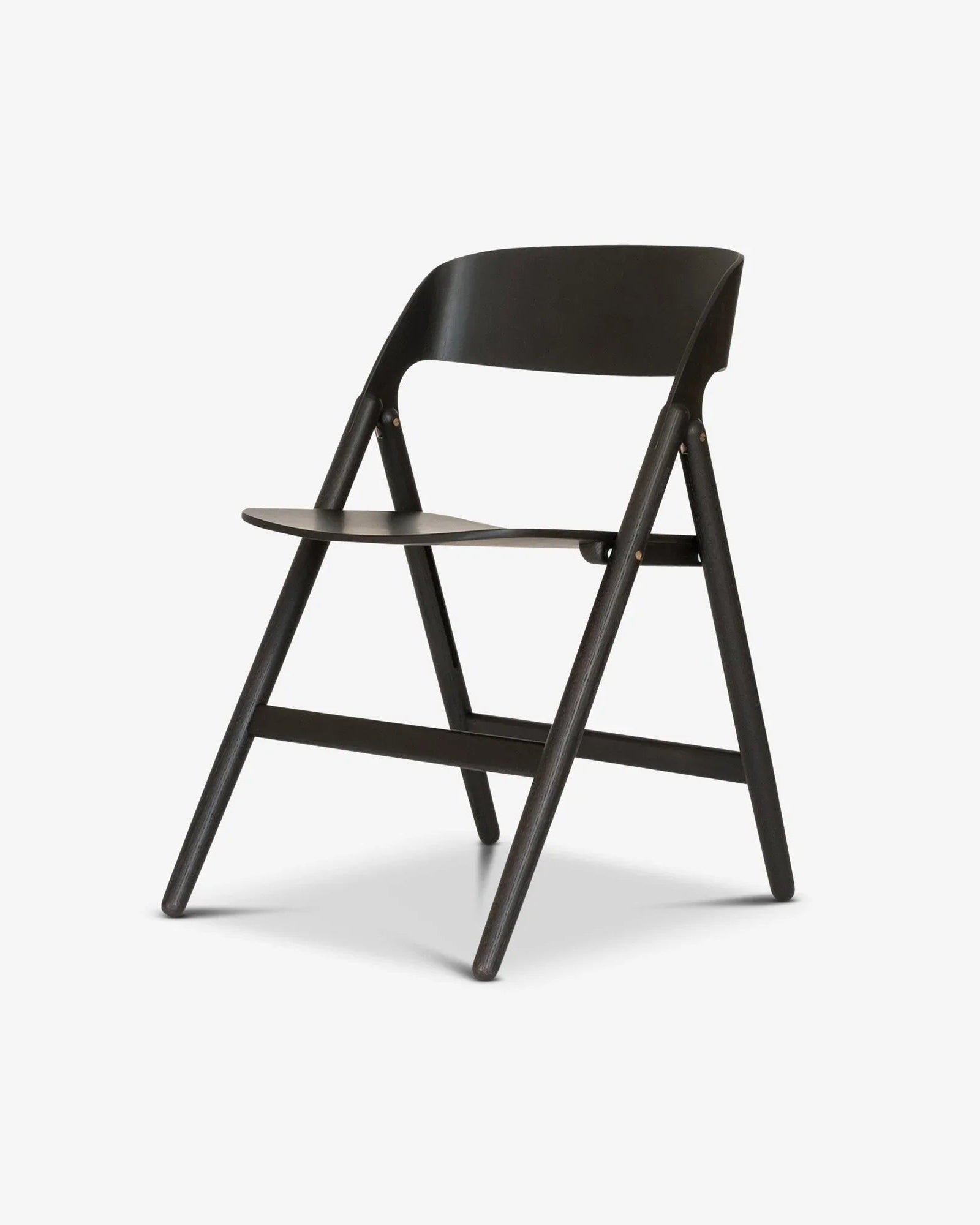 Narin Folding Chair เก้าอี้พับไม้ดีไซน์มินิมอลโครงสร้างแข็งแรง ออกแบบโดย David Irwin