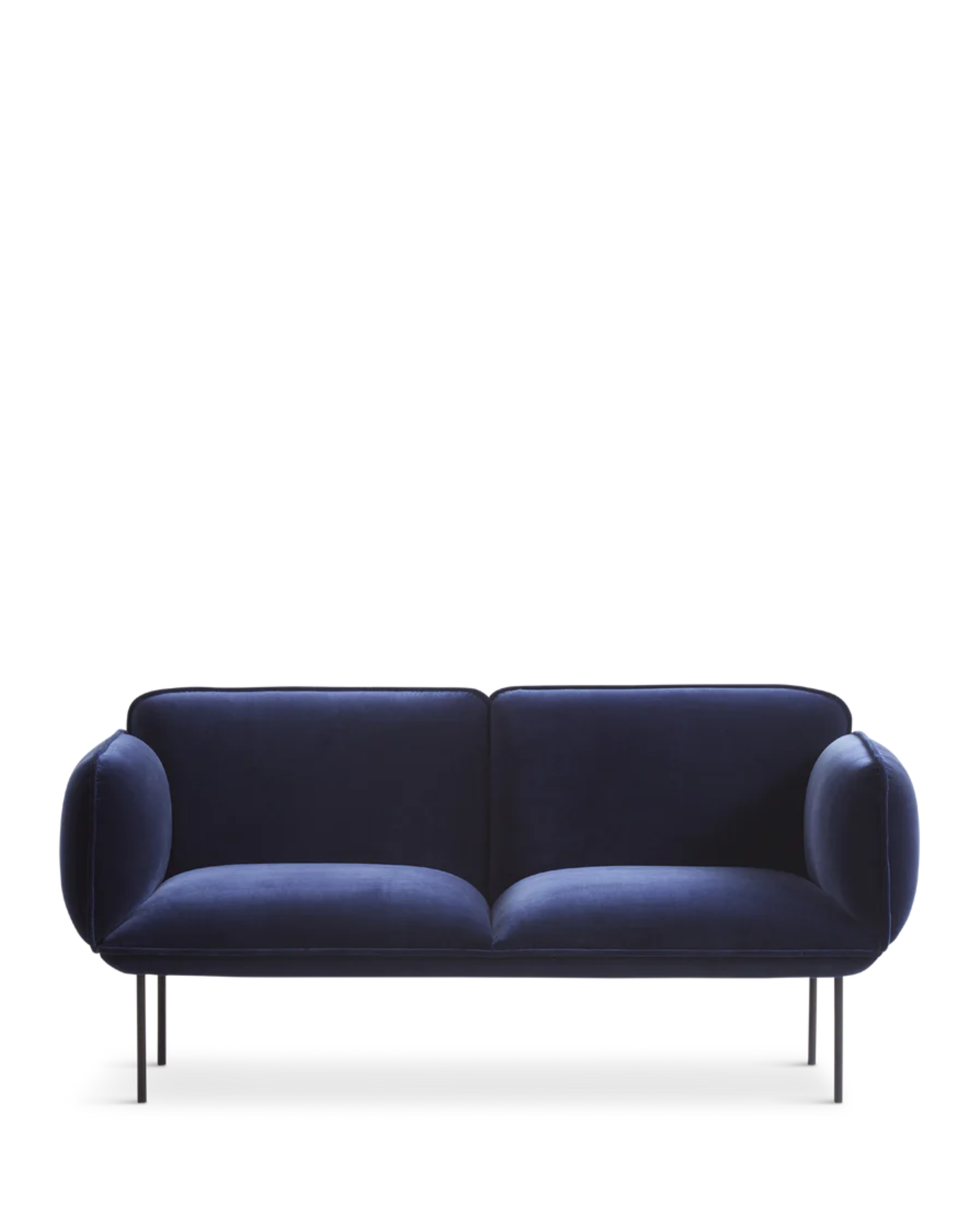 Nakki 2-Seater โซฟาสองที่นั่งพร้อมขาโลหะสีดำ ออกแบบโดย Mika Tolvanen