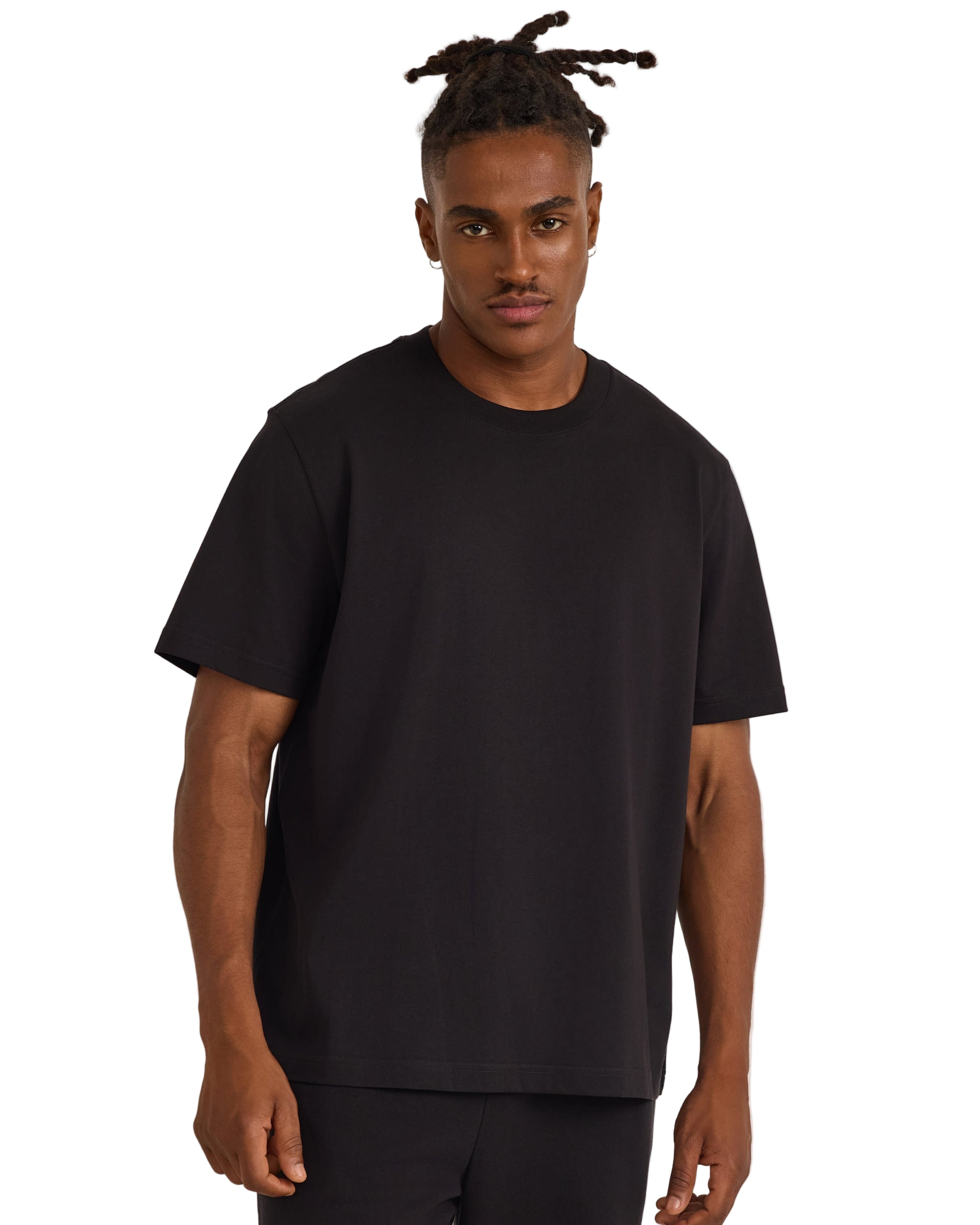 เสื้อยืด True Heavy Boxy Fit Tee สีดำ ผลิตจากผ้าฝ้ายออร์แกนิก 100% เนื้อหนา 210 gsm ทรงโอเวอร์ไซส์คอกลม แขนสั้น ขายโดย Old Pine Trees | True Heavy Boxy Fit Tee Black– 100% Organic Cotton heavyweight oversized crewneck T-shirt, sold by Old Pine Trees