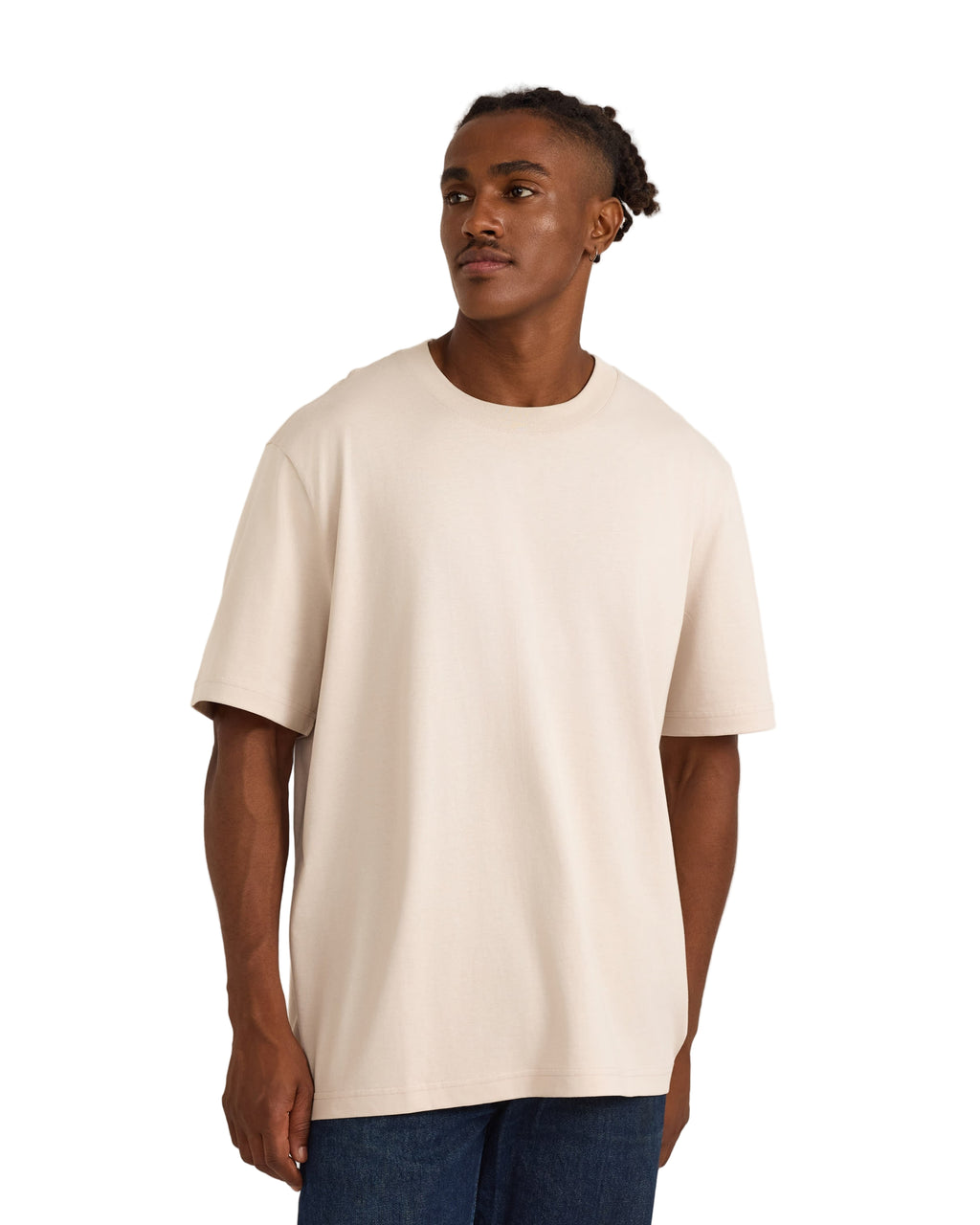 เสื้อยืด True Heavy Boxy Fit Tee สีเบจ ผลิตจากผ้าฝ้ายออร์แกนิก 100% เนื้อหนา 210 gsm ทรงโอเวอร์ไซส์คอกลม แขนสั้น ขายโดย Old Pine Trees | True Heavy Boxy Fit Tee Sandstone – 100% Organic Cotton heavyweight oversized crewneck T-shirt, sold by Old Pine Trees