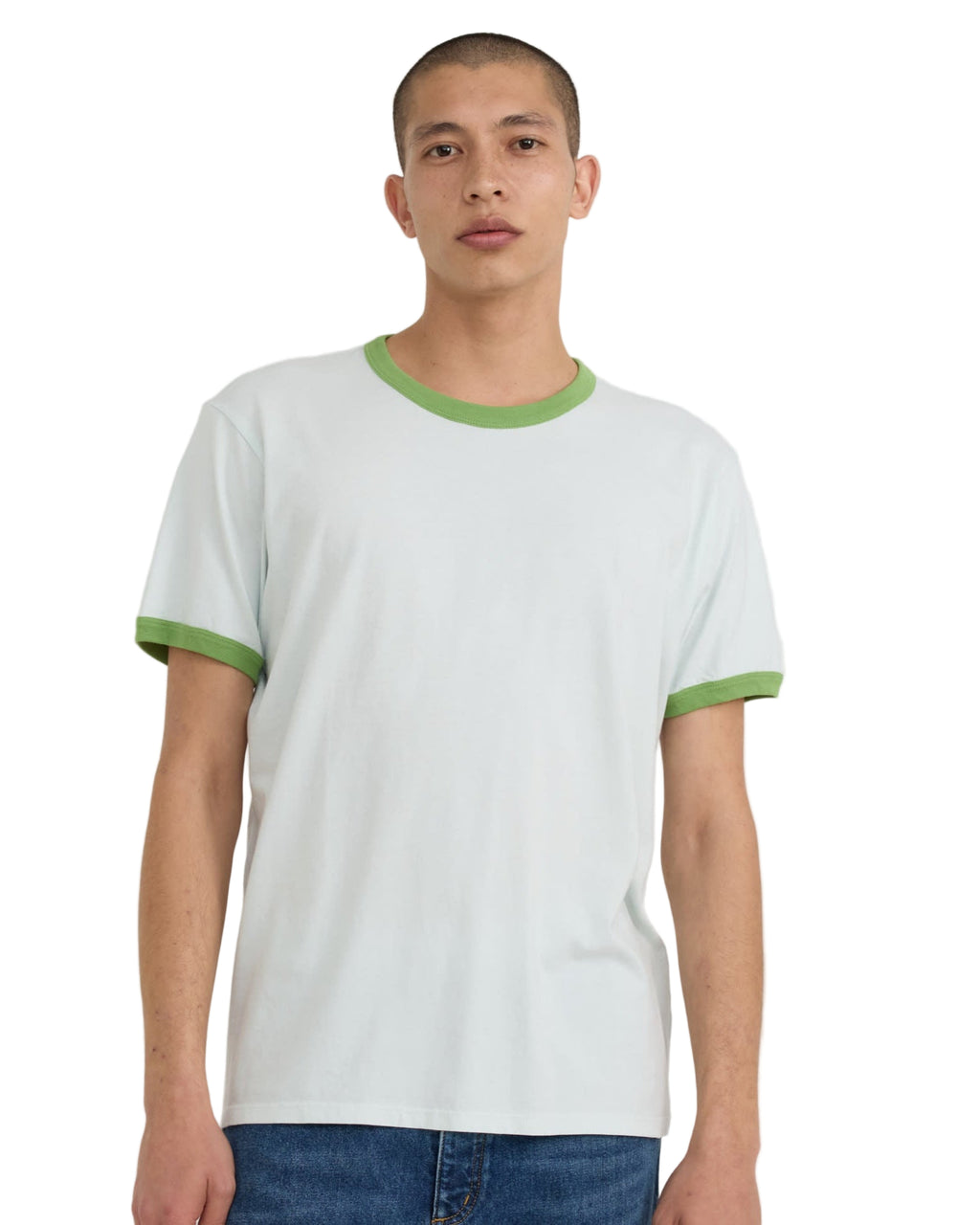 เสื้อยืด Core Play Ringer Tee สี Dewdrop / Artichoke ผลิตจากผ้าฝ้ายออร์แกนิก 100% ดีเทลคอและแขนตัดสีสองโทน สไตล์มินิมอลสดใส ขายโดย Old Pine Trees | Core Play Ringer Tee Dewdrop / Artichoke made with 100% organic cotton, two-tone neckline and sleeve detail, minimal and playful design. Sold by Old Pine Trees.
