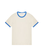 เสื้อยืด Core Play Ringer Tee สี Sandstone / Azure Blue ผลิตจากผ้าฝ้ายออร์แกนิก 100% ดีเทลคอและแขนตัดสีสองโทน สไตล์มินิมอลสดใส ขายโดย Old Pine Trees | Core Play Ringer Tee Sandstone / Azure Blue made with 100% organic cotton, two-tone neckline and sleeve detail, minimal and playful design. Sold by Old Pine Trees.
