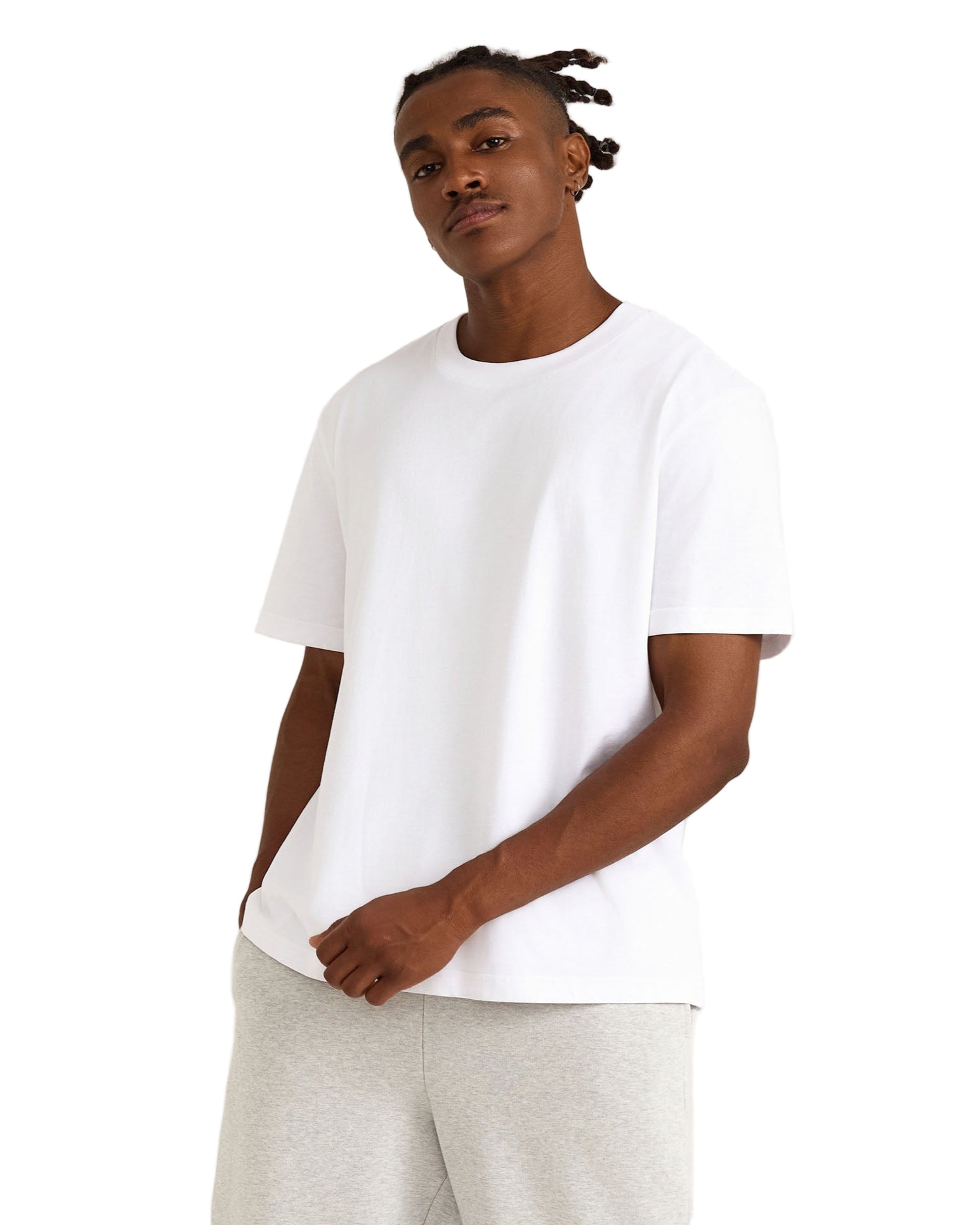 เสื้อยืด True Heavy Boxy Fit Tee สีขาว ผลิตจากผ้าฝ้ายออร์แกนิก 100% เนื้อหนา 210 gsm ทรงโอเวอร์ไซส์คอกลม แขนสั้น ขายโดย Old Pine Trees | True Heavy Boxy Fit Tee White – 100% Organic Cotton heavyweight oversized crewneck T-shirt, sold by Old Pine Trees