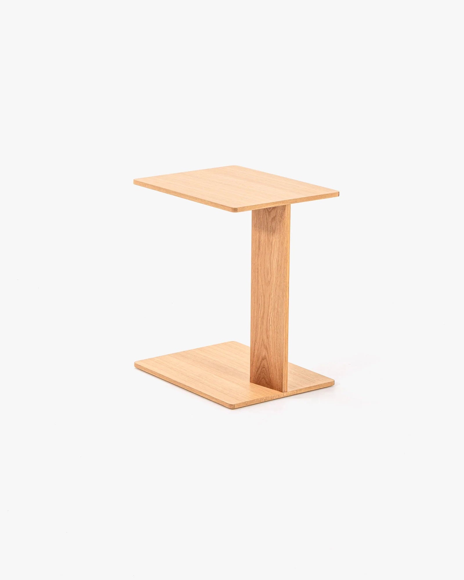 Overhang Rectangular Table โต๊ะข้างดีไซน์มินิมอลโครงสร้าง cantilever จาก Case Furniture ออกแบบโดย Terence Woodgate 