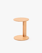 Overhang Round Table โต๊ะข้างทรงกลมดีไซน์มินิมอลโครงสร้าง cantilever ออกแบบโดย Terence Woodgate