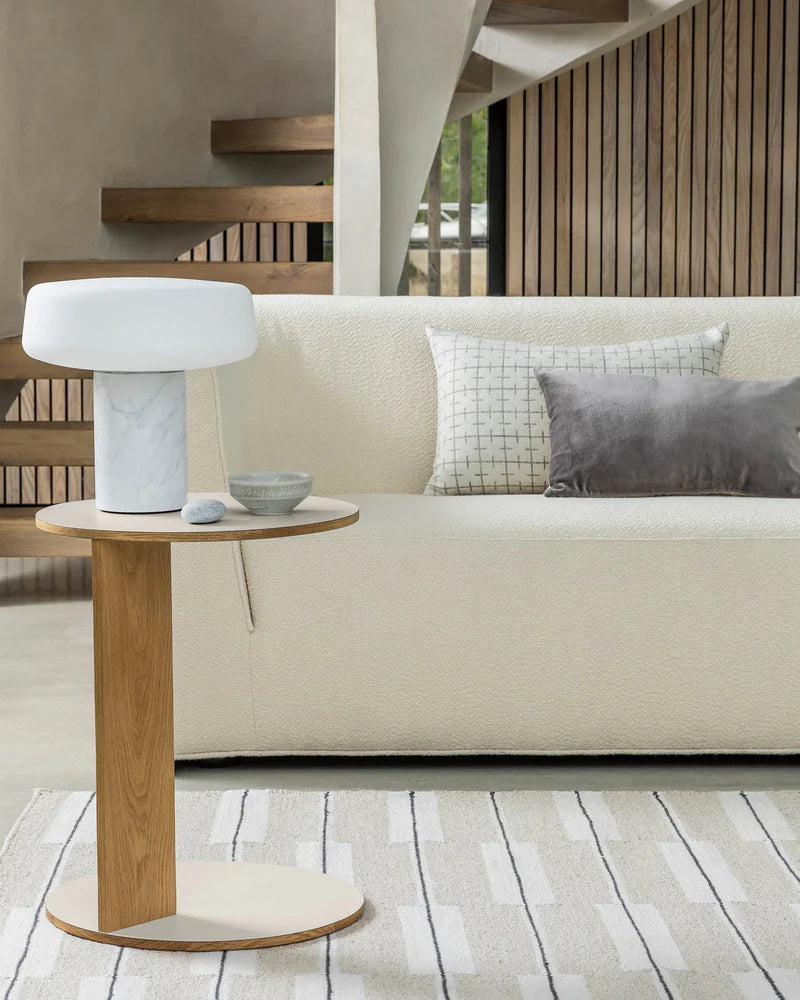 Overhang Round Table โต๊ะข้างทรงกลมดีไซน์มินิมอลโครงสร้าง cantilever ออกแบบโดย Terence Woodgate