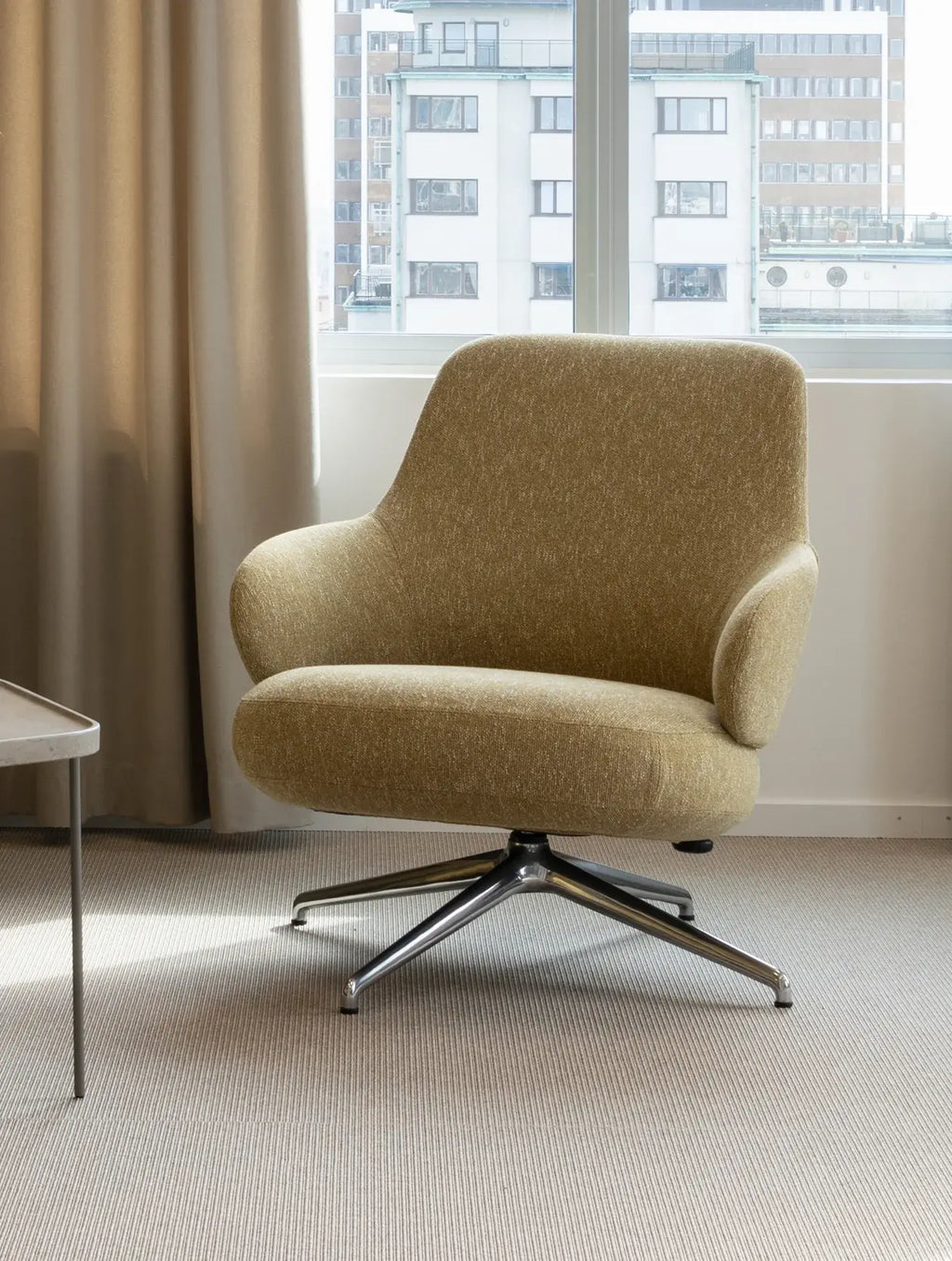 Pillo Easy Chair Low Back
