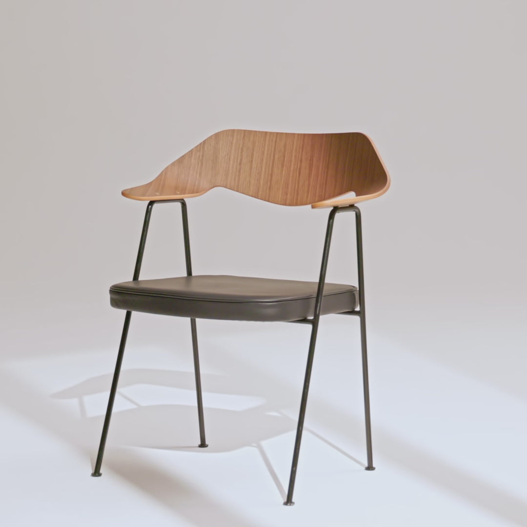 675 Chair เก้าอี้ดีไซน์ mid-century พนักพิงไม้อัดดัดโค้งพร้อมที่วางแขน ออกแบบโดย Robin Day
