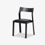 Case Furniture Profile Chair เก้าอี้ไม้เนื้อแข็งพร้อมเบาะหนังแท้ ดีไซน์เพรียว นั่งสบาย มีให้เลือกโครงโอ๊ค วอลนัต หรือสีดำ พร้อมเบาะหนัง Black หรือ Cream