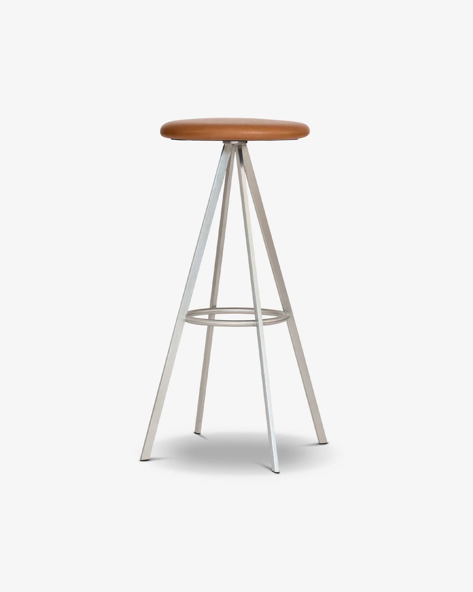 Quad-Space Stool สตูลหมุนดีไซน์มินิมอลโครงสแตนเลสสตีล ออกแบบโดย Terence Woodgate