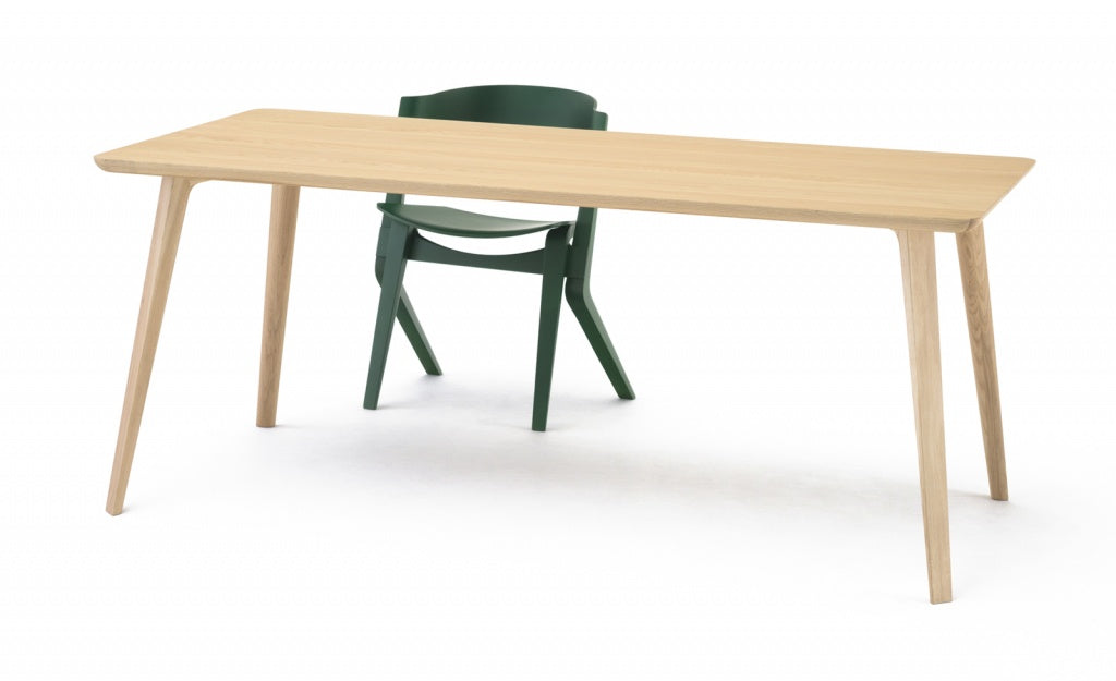 Karimoku New Standard Scout Chair เก้าอี้ไม้โอ๊คพนักพิงโค้งดีไซน์มินิมอล ออกแบบโดย Christian Haas