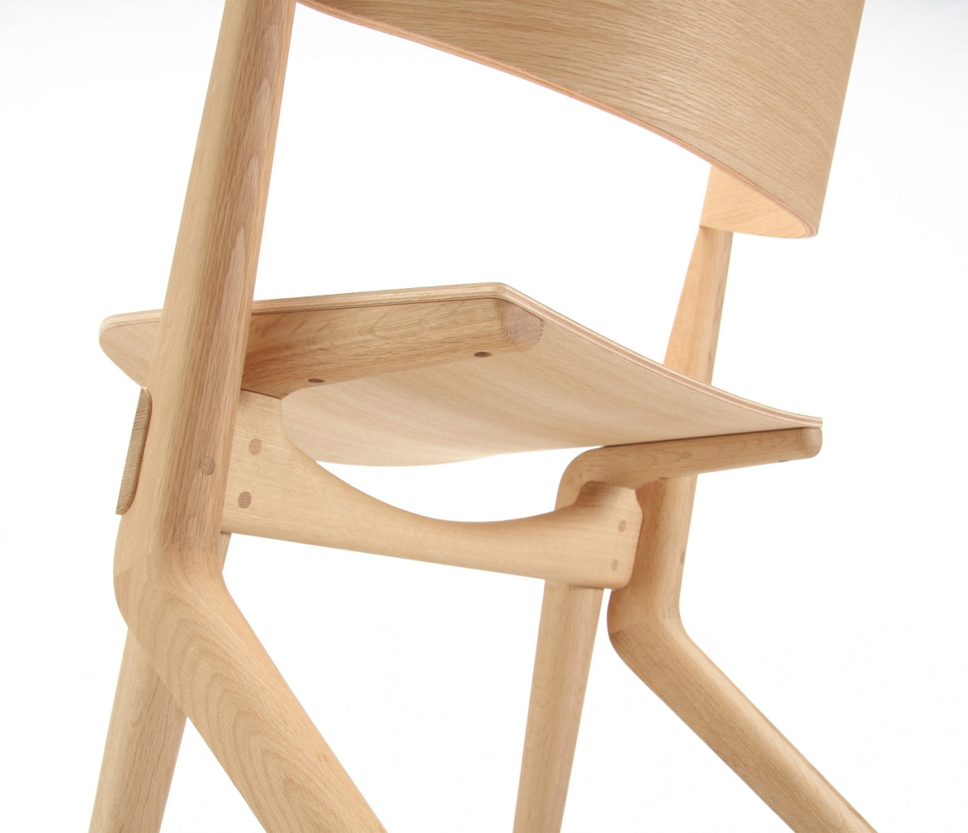 Karimoku New Standard Scout Chair เก้าอี้ไม้โอ๊คพนักพิงโค้งดีไซน์มินิมอล ออกแบบโดย Christian Haas