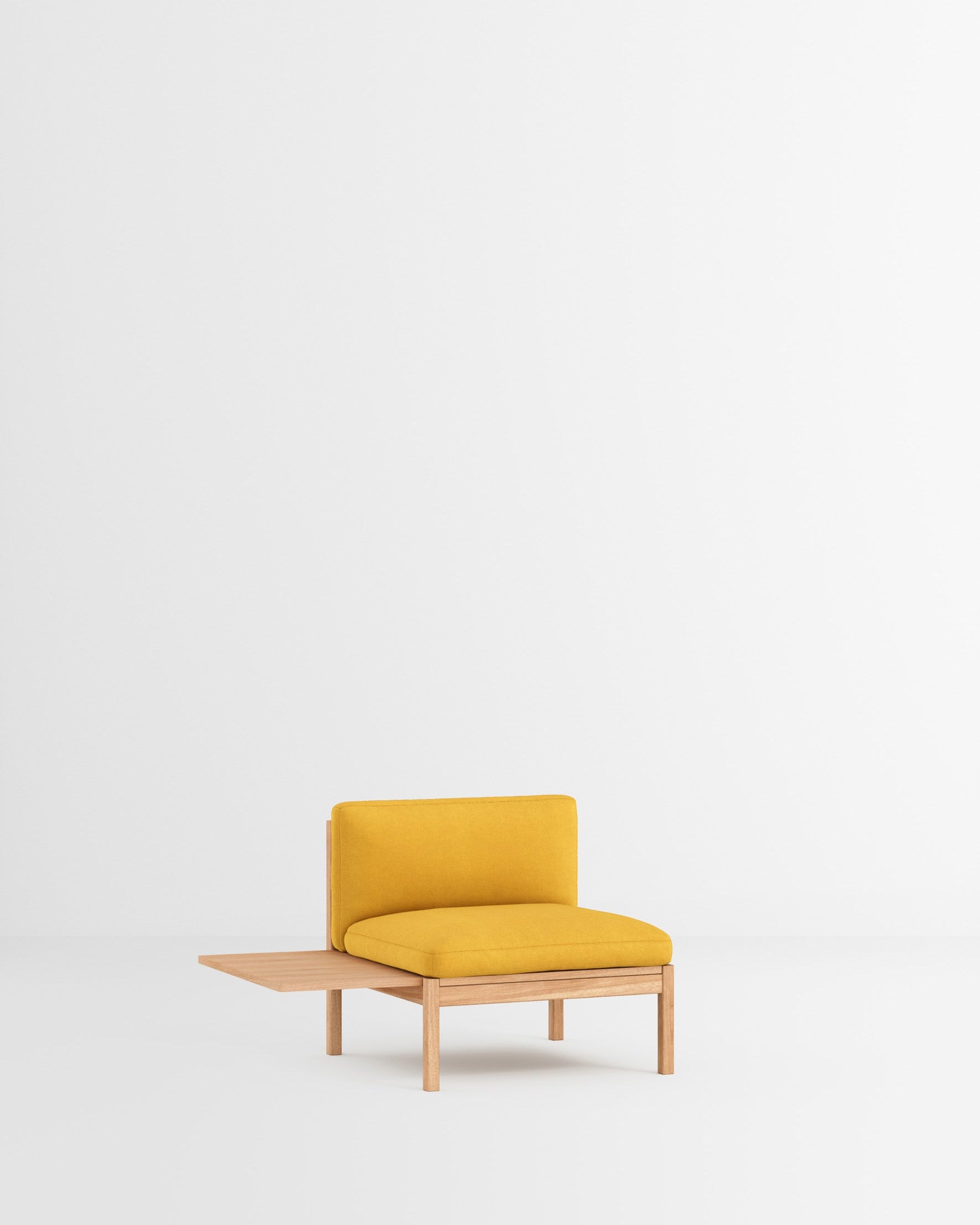 โซฟาโมดูลาร์จาก MOEBE ดีไซน์เรียบง่ายแบบสแกนดิเนเวีย ปรับเปลี่ยนได้ตามพื้นที่และการใช้ชีวิต ผลิตจากไม้โอ๊กแท้และผ้า Kvadrat สะท้อนแนวคิดของ Old Pine Trees เรื่องความงามที่ใช้งานได้จริงและอยู่กับเราได้นาน