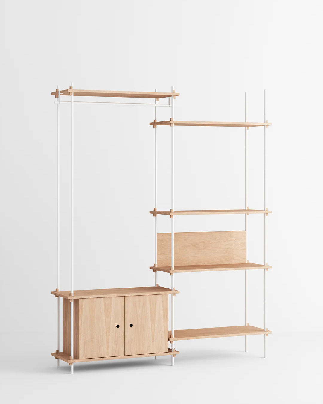 ราวแขวนผ้า MOEBE แบบโมดูลาร์ ทำจากไม้โอ๊กสไตล์สแกนดิเนเวียน นำเข้าโดย Old Pine Trees ปรับแต่งได้ไม่สิ้นสุด เพิ่มชิ้นส่วนหรือปรับรูปแบบได้ตามต้องการ โครงสร้างแบบคอมโพเนนต์ แข็งแรง ใช้งานได้นาน เหมาะสำหรับการจัดเก็บเสื้อผ้าและตกแต่งบ้านในสไตล์สแกนดิเนเวียนอย่างเป็นระเบียบ