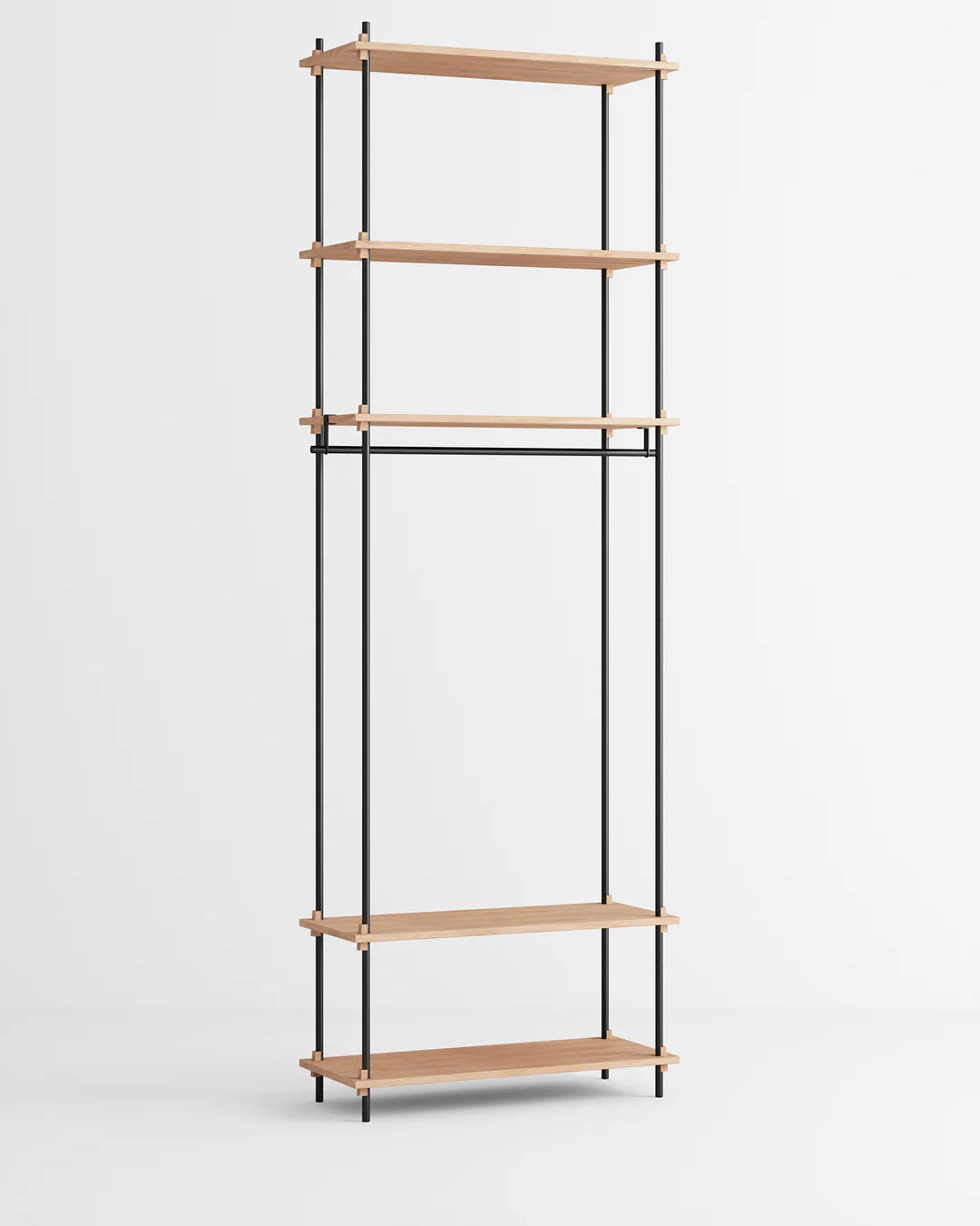 ราวแขวนผ้า MOEBE แบบโมดูลาร์ ทำจากไม้โอ๊กสไตล์สแกนดิเนเวียน นำเข้าโดย Old Pine Trees ปรับแต่งได้ไม่สิ้นสุด เพิ่มชิ้นส่วนหรือปรับรูปแบบได้ตามต้องการ โครงสร้างแบบคอมโพเนนต์ แข็งแรง ใช้งานได้นาน เหมาะสำหรับการจัดเก็บเสื้อผ้าและตกแต่งบ้านในสไตล์สแกนดิเนเวียนอย่างเป็นระเบียบ