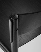 เก้าอี้ Soft Chair จาก TAKT แบรนด์เฟอร์นิเจอร์เดนมาร์ก ออกแบบโดย Thomas Bentzen ให้ผสมผสานความเรียบง่ายและความสบายในแบบสแกนดิเนเวีย เส้นสายโค้งนุ่มรับกับสรีระอย่างเป็นธรรมชาติ เผยโครงสร้างไม้โอ๊กแท้อย่างซื่อสัตย์ สะท้อนความงามของงานฝีมือและการออกแบบที่ยั่งยืน มอบทั้งความสบาย ความสมดุล และความงามที่ใช้งานได้จริง จัดจำหน่ายโดย Old Pine Trees