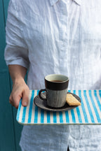 Linen tray Francis ถาดอเนกประสงค์ผ้าลินินเคลือบเรซิน ลายทางสีฟ้า–เบจ ใช้ได้ทั้งเสิร์ฟอาหาร วางของ หรือจัดตกแต่ง จาก Fog Linen Work โดย Old Pine Trees